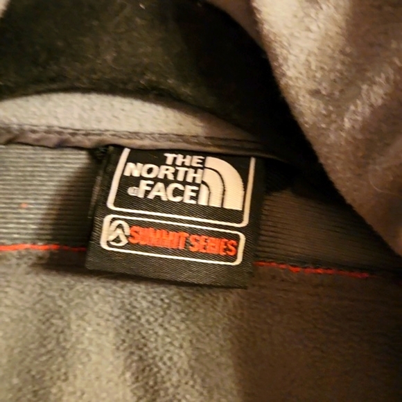 North Face Summit Series in red.  Women's size small.  Unique feather design. 🪶 - Picture 8 of 8
